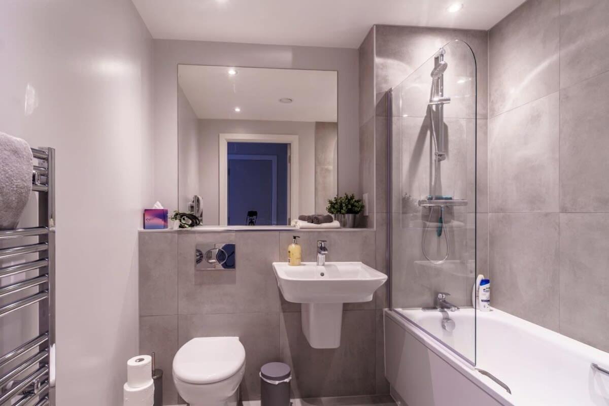 Fantastic 3 Bedroom Manchester Apartment Buitenkant foto